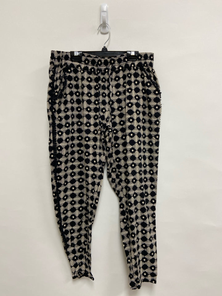Hei Hei Size M Cream/Black Print Pull-on Ladies Pants