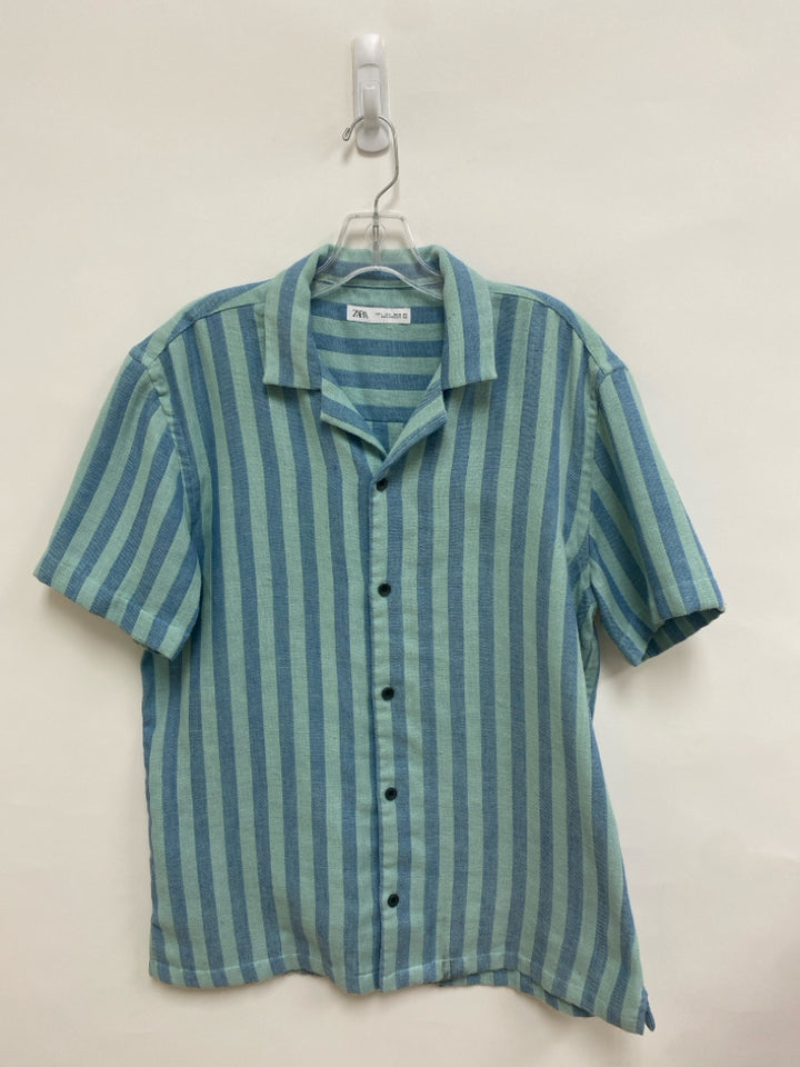 Zara Size L Seafoam Blue Striped Button Up Men&