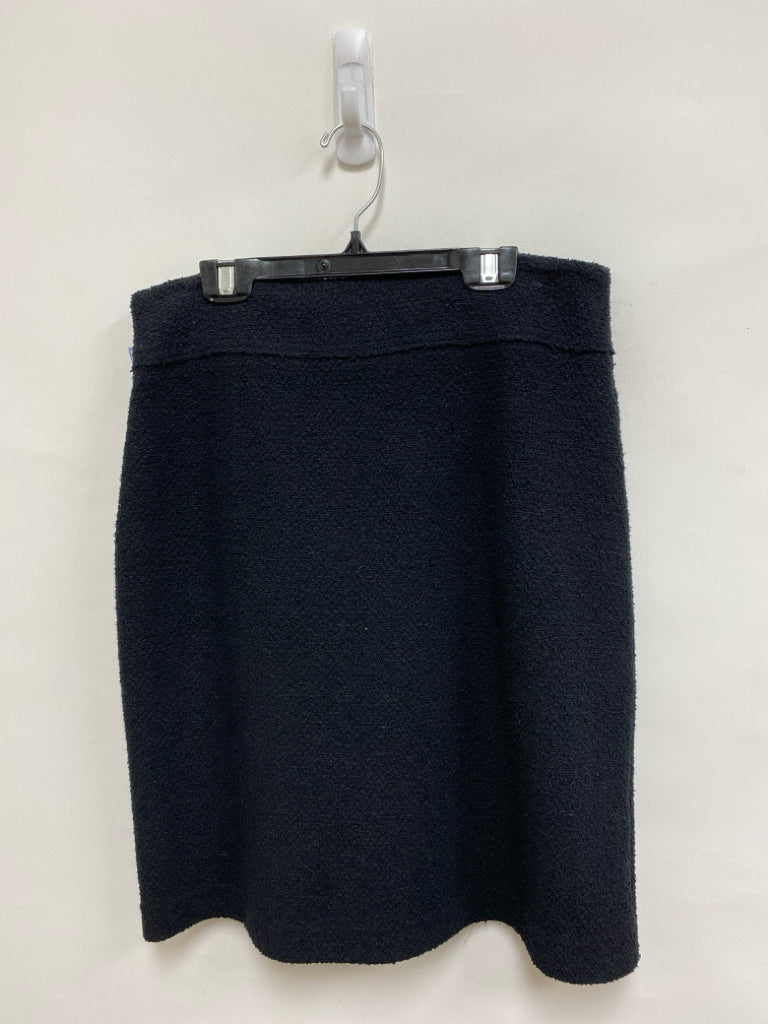 Size 6 Black Texture Ladies Skirt