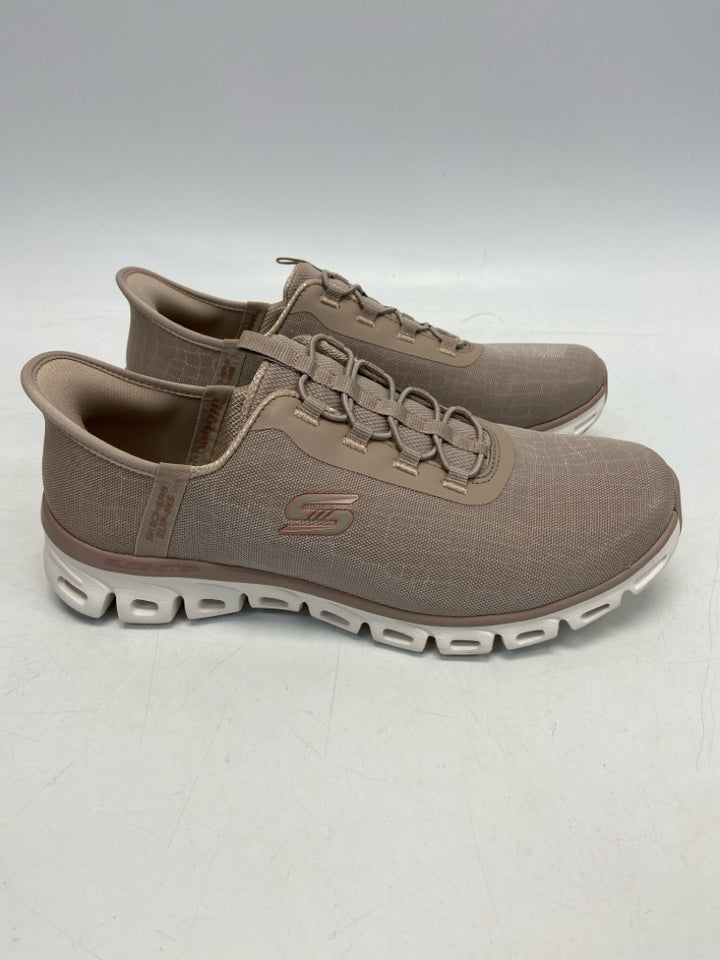Skechers  Size 9 Cream Sneakers