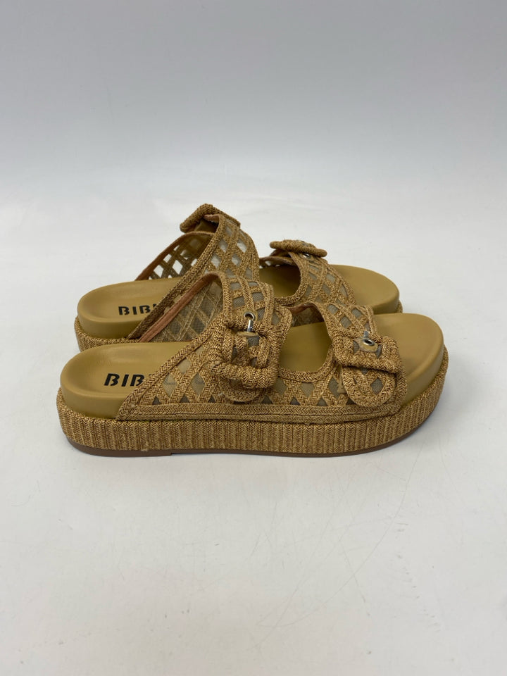Size 38 Natural Buckle(s) Raffia Sandals