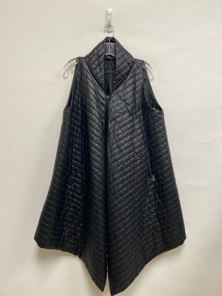 LUUKAA Size 12 Black Quilted Zip Down Ladies Vest