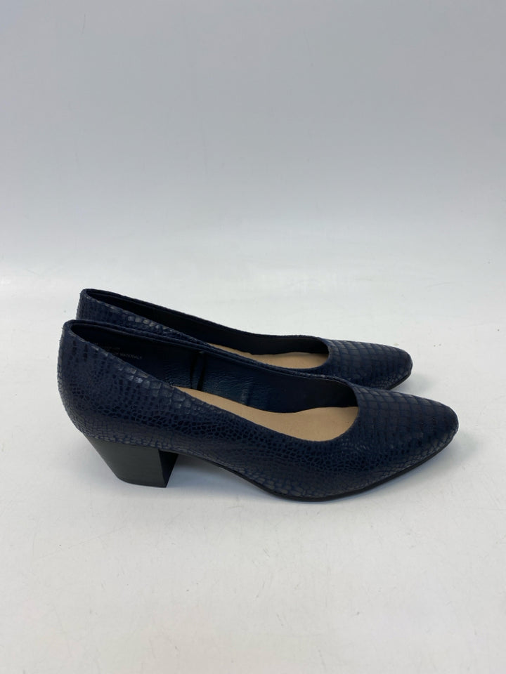 Kim Rogers US Shoe Size 7 Navy Heels