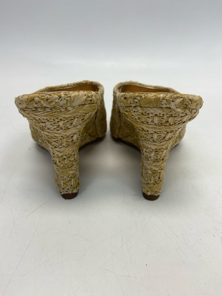 VINCE CAMUTO  Size 5.5 Natural Woven Sandals