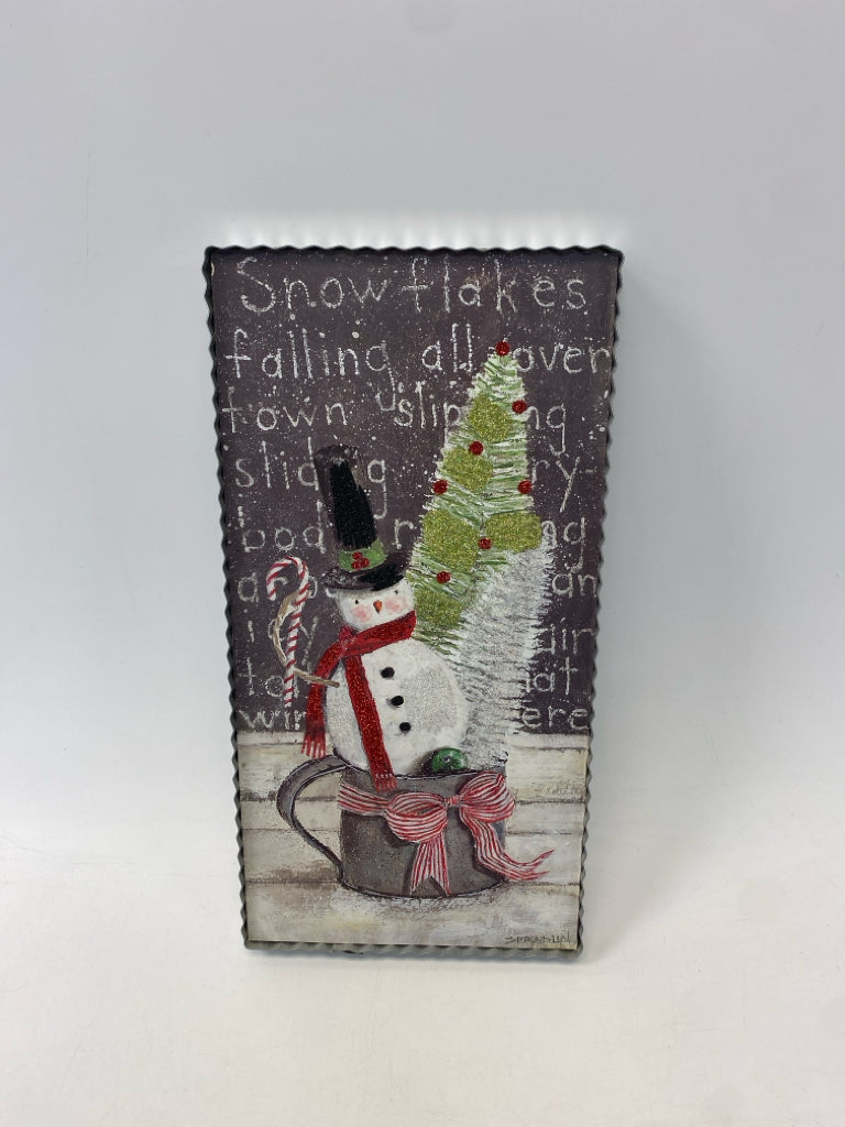 Roundtop Collection Gray/White Red/Green Snowman Christmas