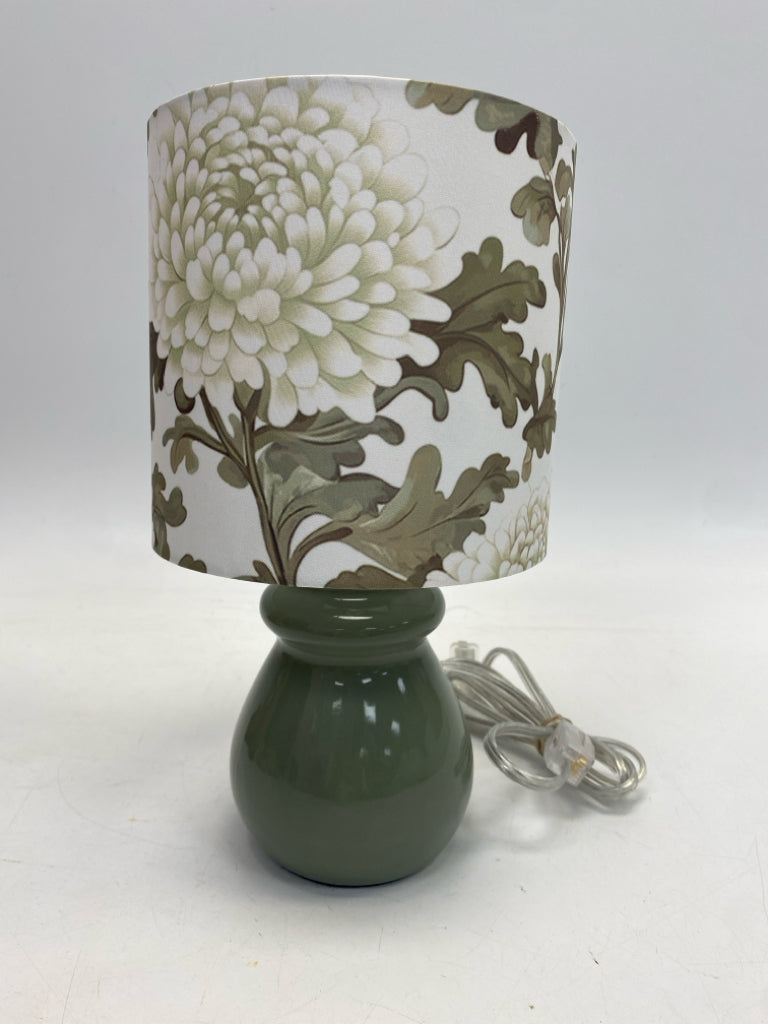 Sage White Leaves Ceramic Lamp