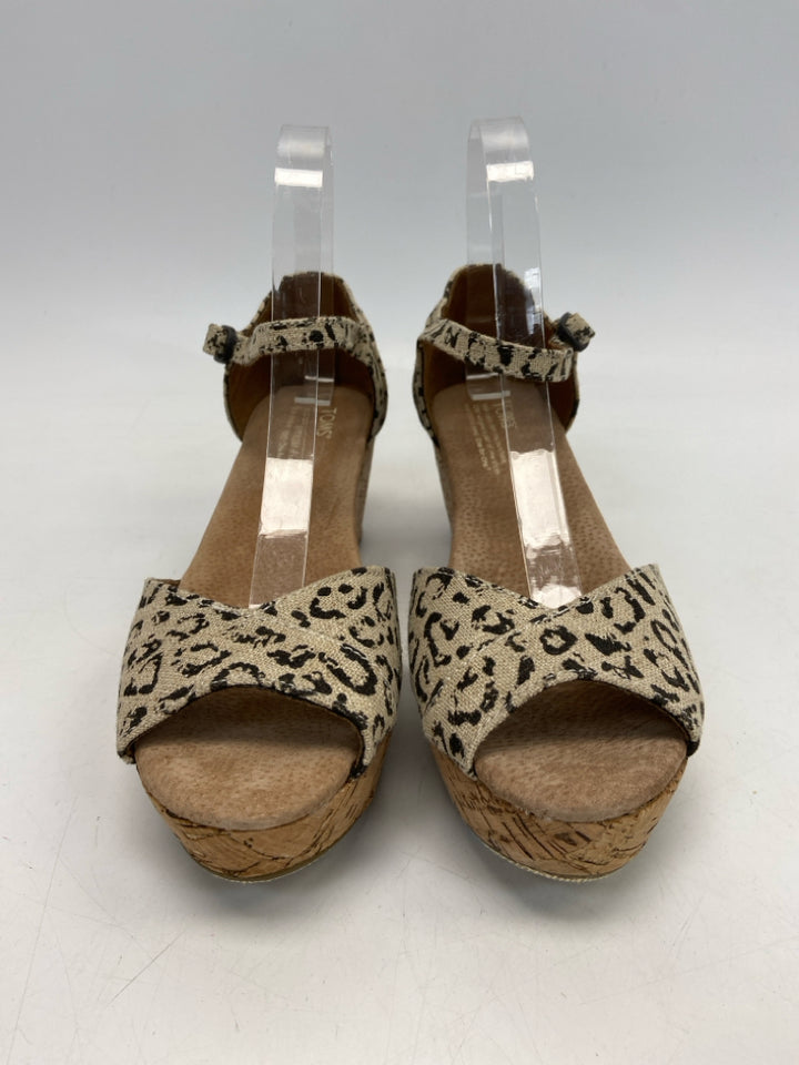 Toms  Size 9 Cream/Black Animal Print Sandals