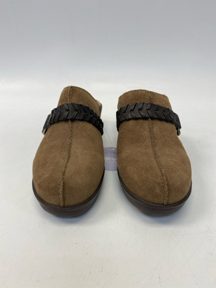 NWT Easy Spirit  Size 9 Brown Suede Clogs