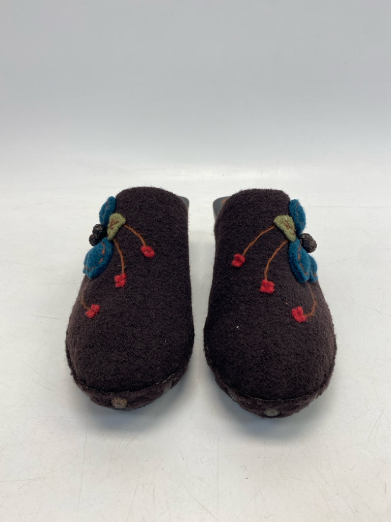 US Shoe Size 9 Brown Embroidered Clogs