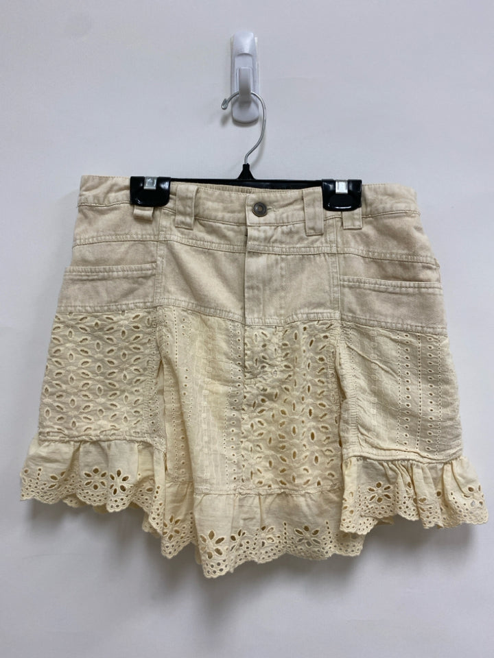 Oli &amp; Hali Size M Beige Eyelet Ladies Skort