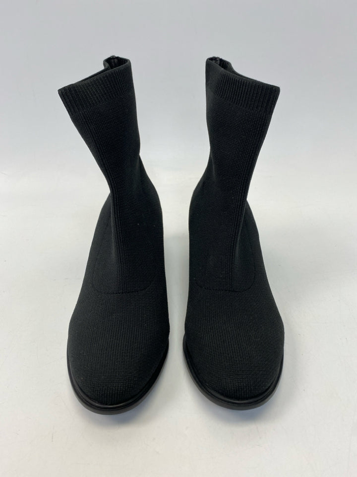 NWOT Vivaia  Size 39 Black Knit Boots
