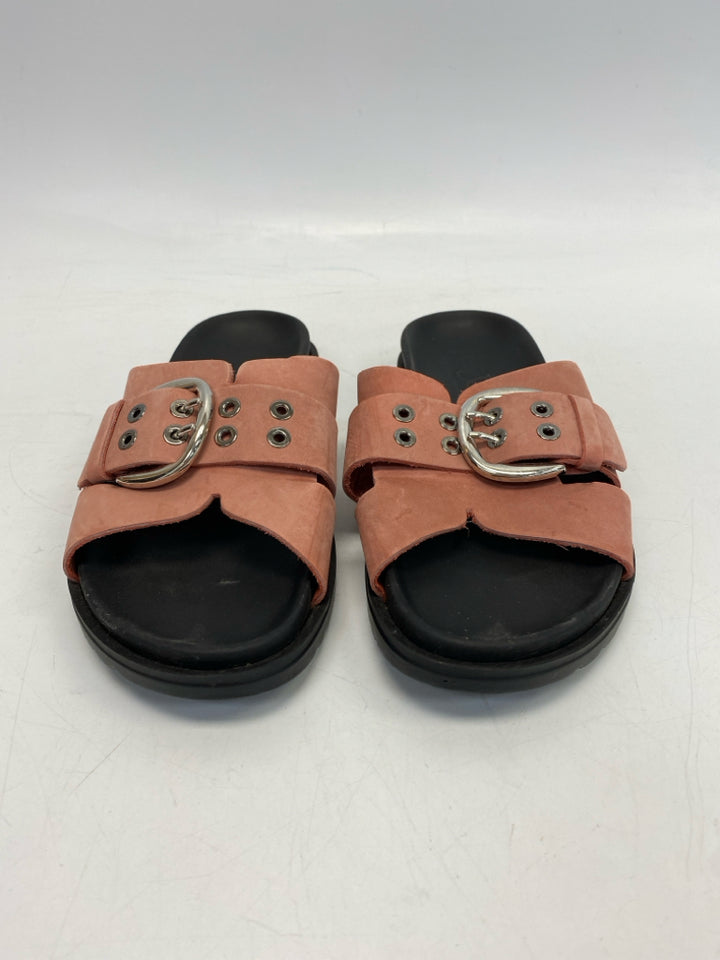 Bos &amp; Co Size 40 Blush Silver Buckle(s) Sandals
