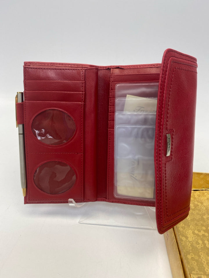 NEW/BOX Fossil Red Wallet