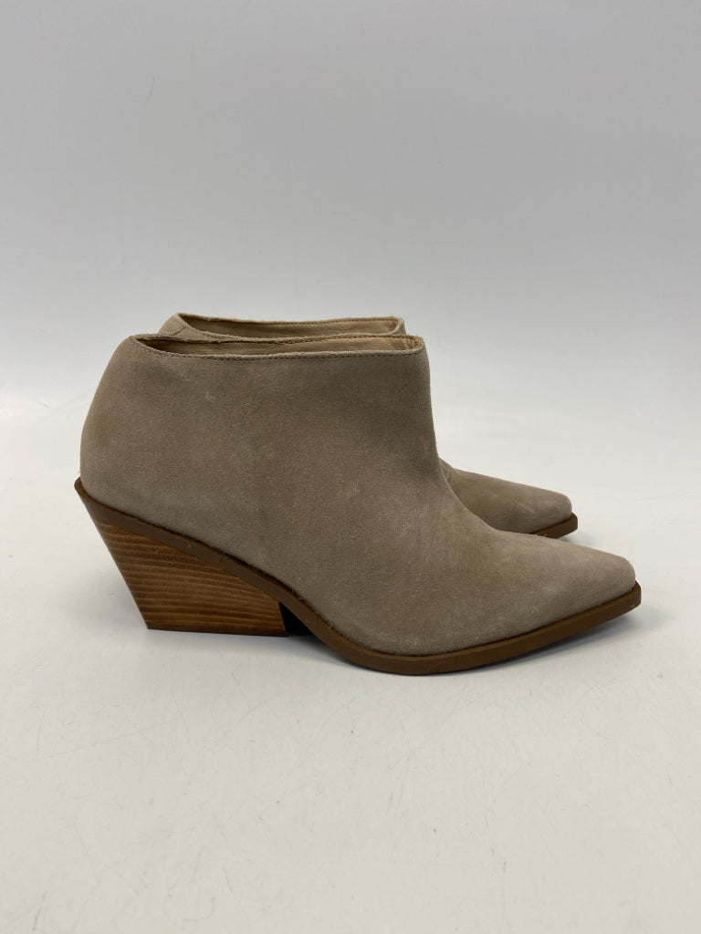 Seychelles  Size 8.5 Cream Suede Boots