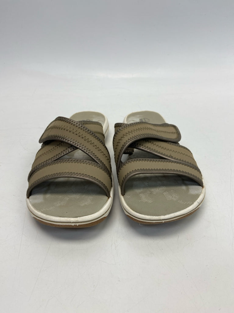 Clarks  Size 7 Brown Sandals