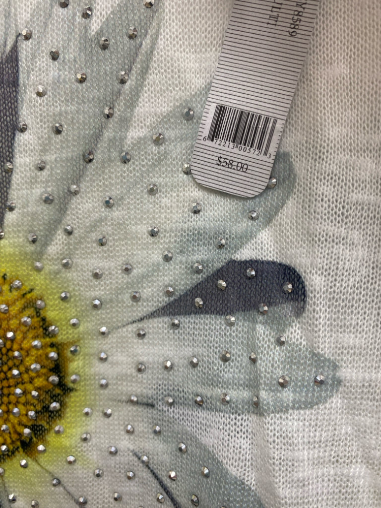 NWT Milano Size M White Gray/Yellow V Neck Ladies Top