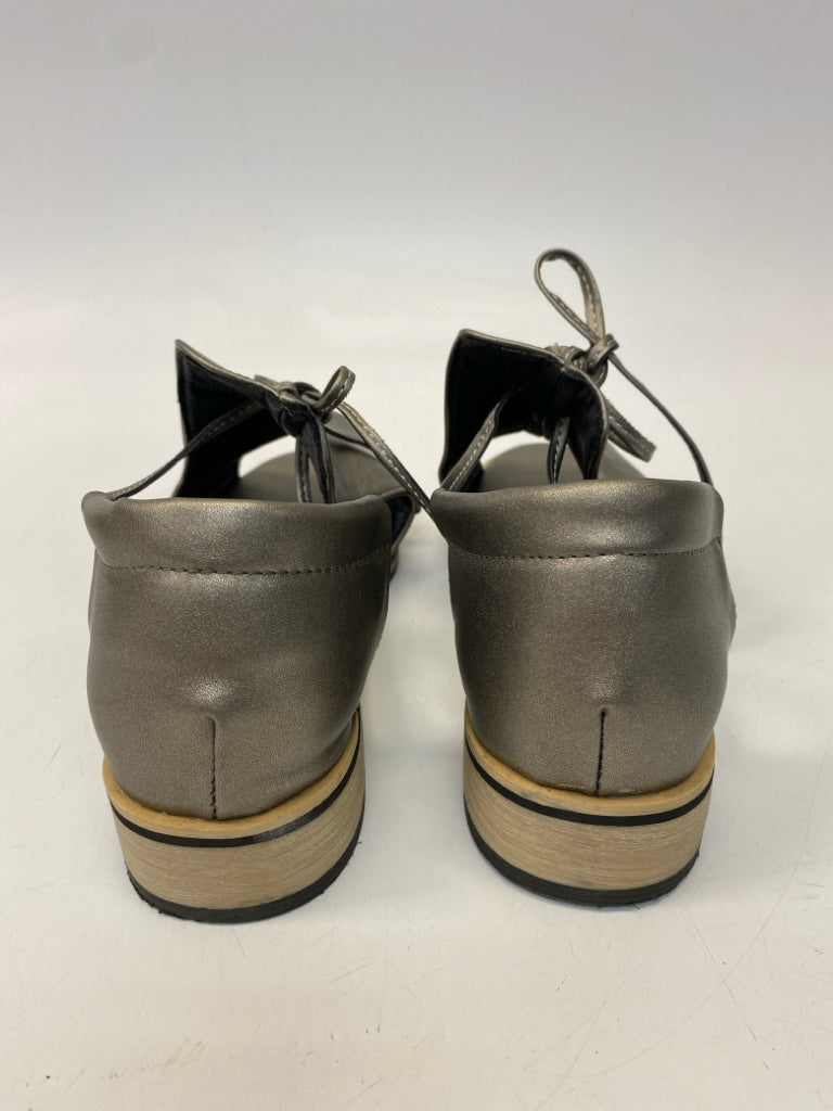 NWOT  Size 42 Pewter Sandals
