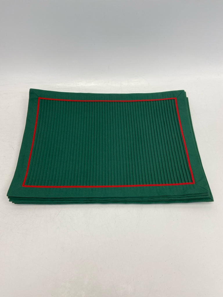 Green Red Trimmed Christmas