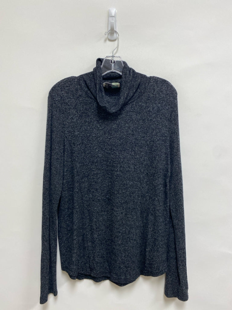 saturday sunday Size L Charcoal Turtleneck Ladies Top