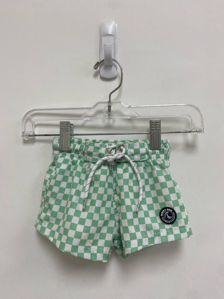 SIZE 6-12M Green/White Checkered Boy&