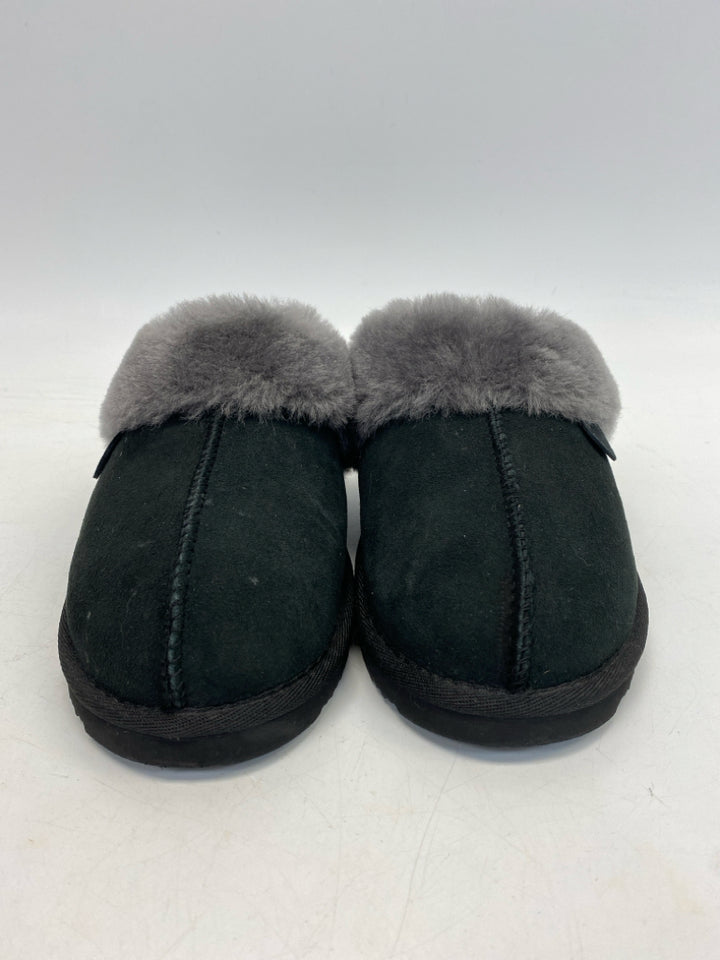 Dearfoams  Size 8.5 Black Gray Slippers