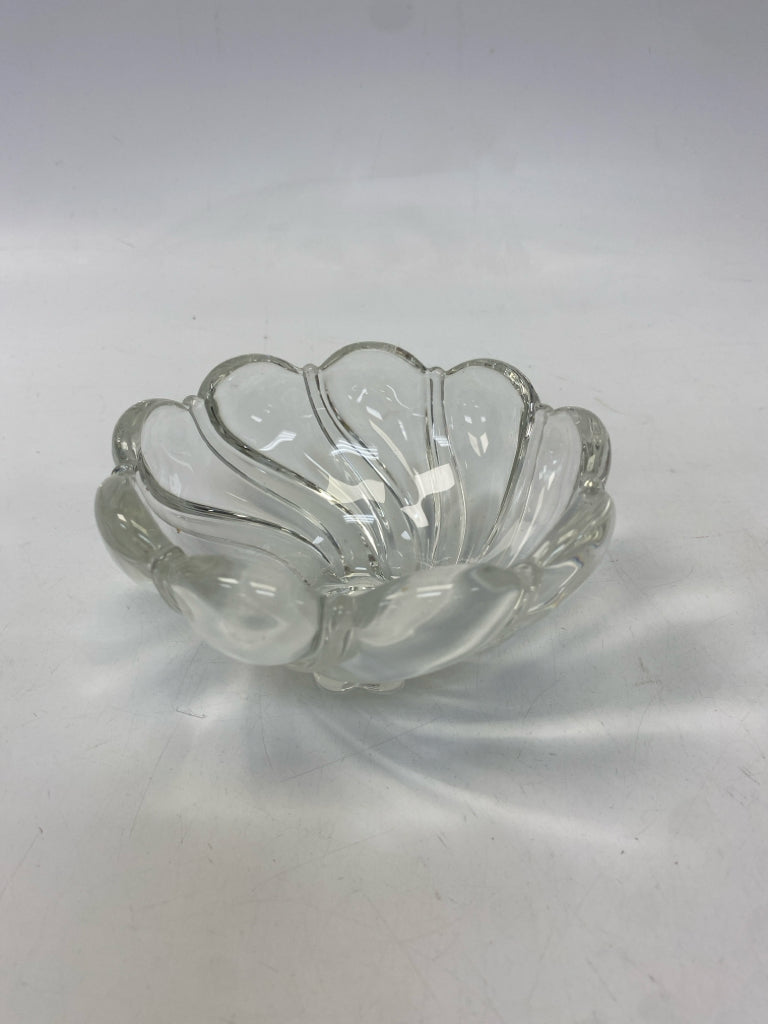 Clear Swirl Glass Bowl(s)