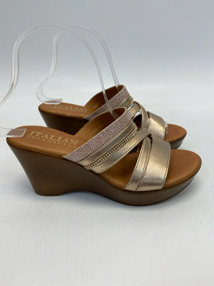 NWOT ItalianShoemaker  Size 7.5 Gold Rhinestone(s) Sandals