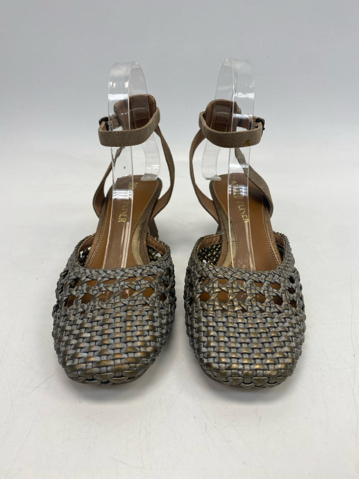 Donald Pliner  Size 8 Bronze Woven Sandals
