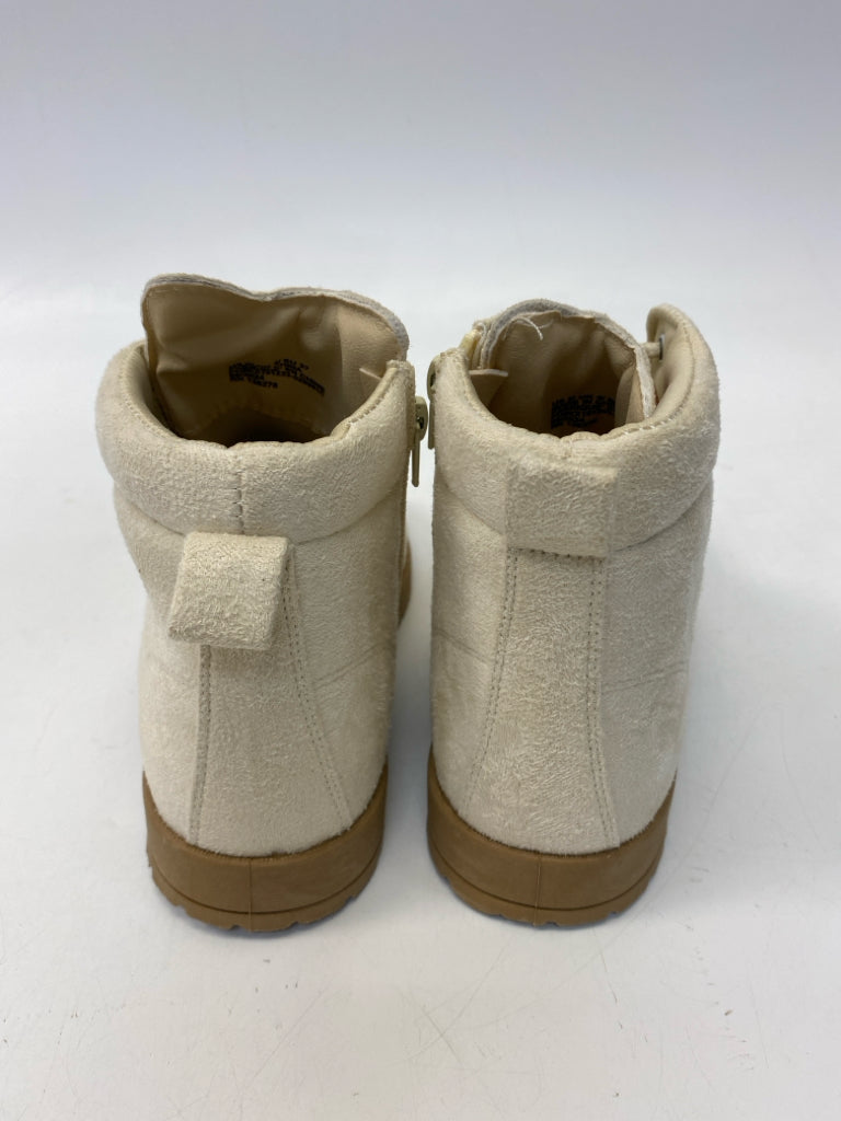 NWOT fabkids SIZE 5 Beige Lace-Up Girl&