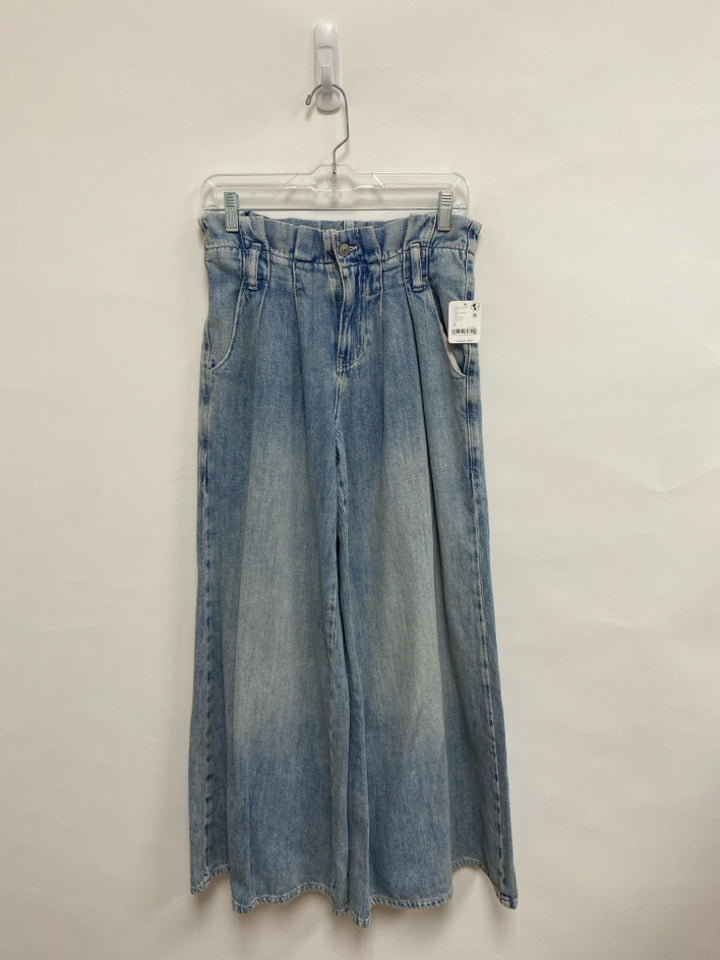 NWT We The Free Size 26 Blue Denim Pleated Flared Ladies Jeans