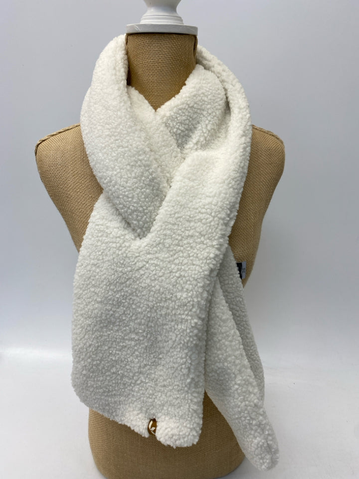 NWT UGG White Winter Scarf