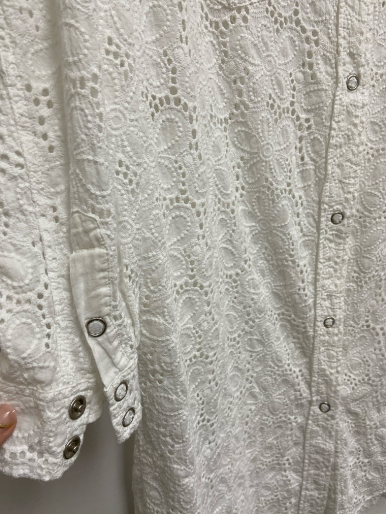 Oli &amp; Hali Size S White Cut-Out Button Up Ladies Coverup