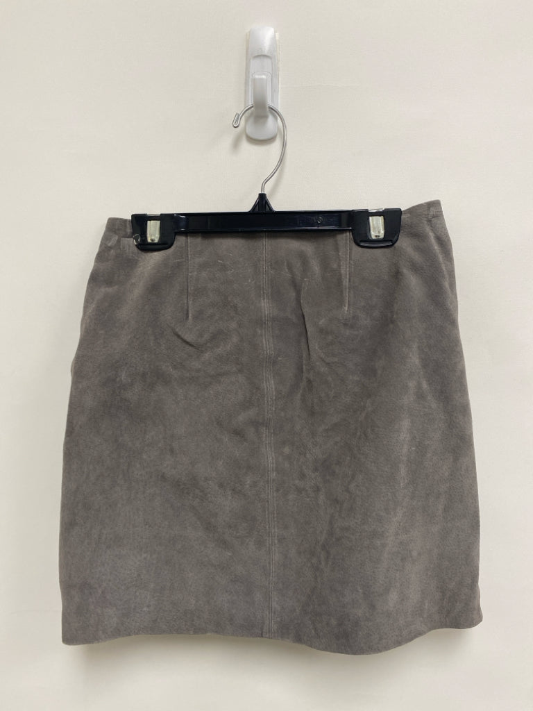 NWT BlankNYC Size 24 Gray Suede Ladies Skirt