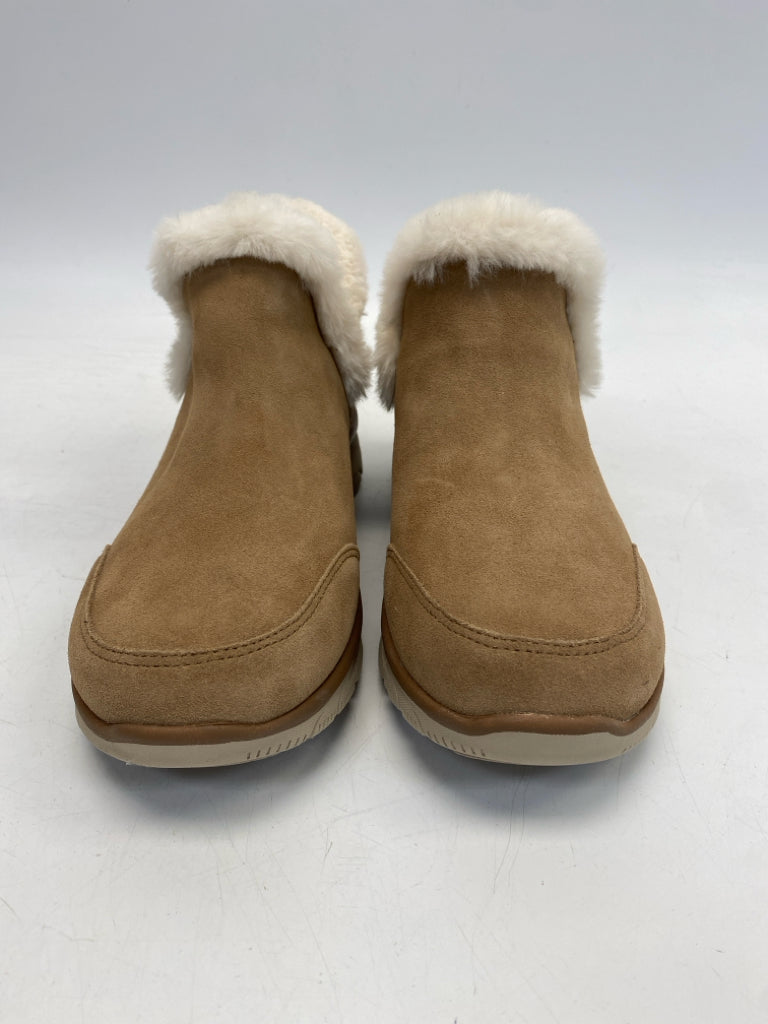 NWOT Skechers US Shoe Size 9 Brown Cream Trimmed Boots