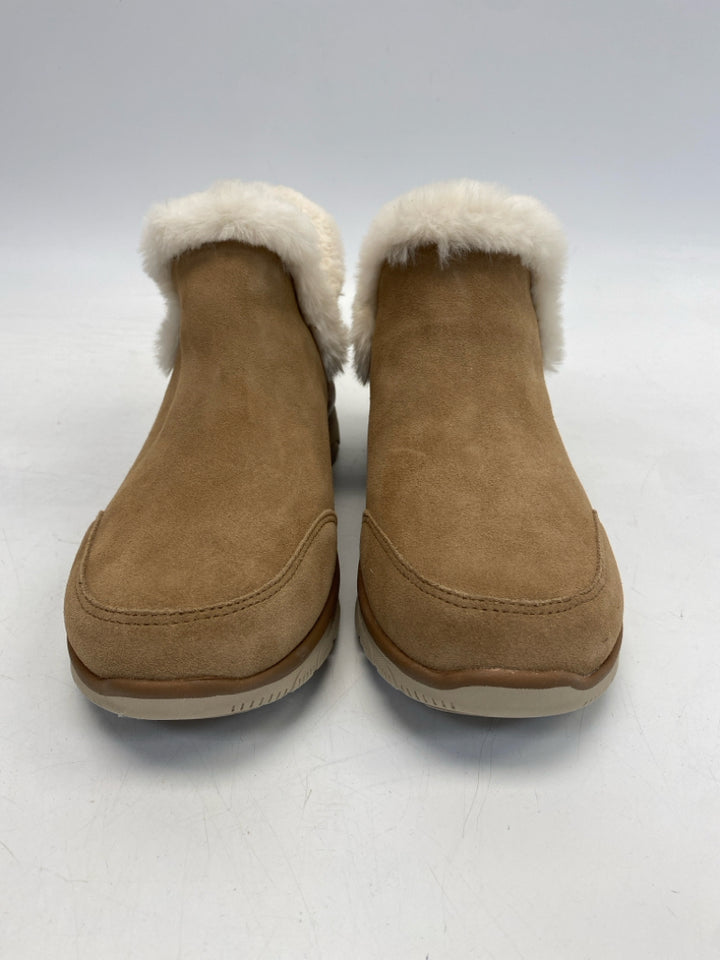 NWOT Skechers US Shoe Size 9 Brown Cream Trimmed Boots