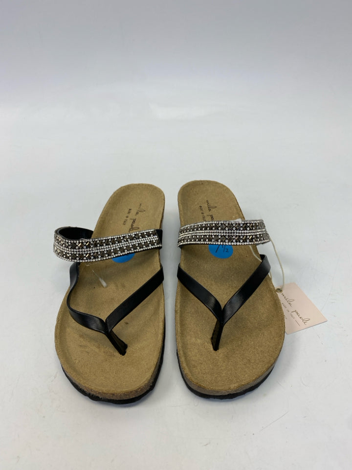 NWT  Size 7.5 Black Silver Jeweled Sandals