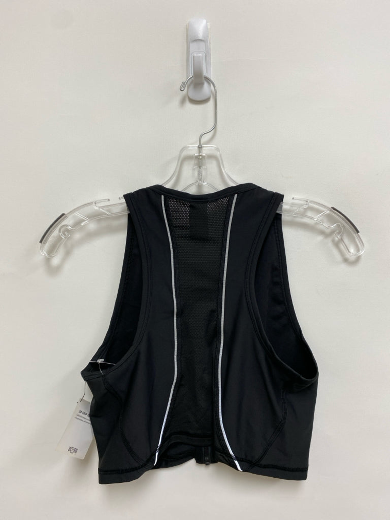 NWT Size M Black Cropped Athletic Top