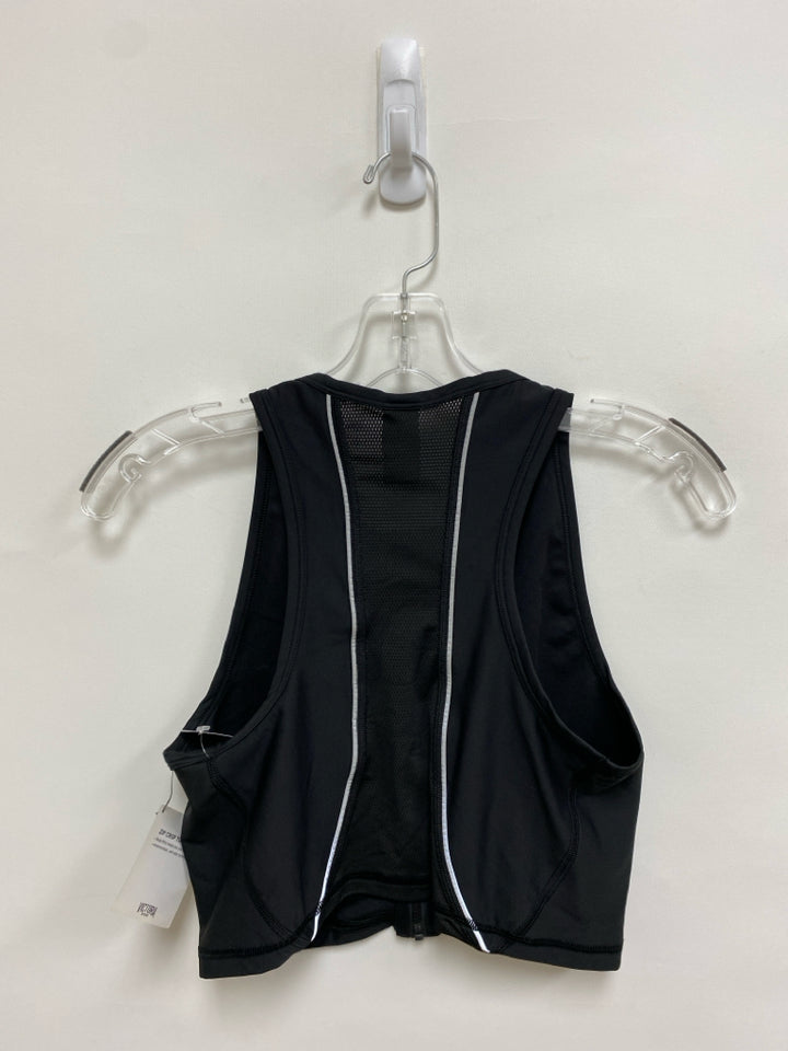 NWT Size M Black Cropped Athletic Top