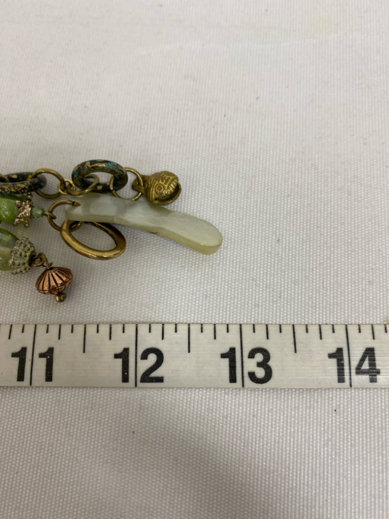 Treska Green Gold Color Shapes Necklace
