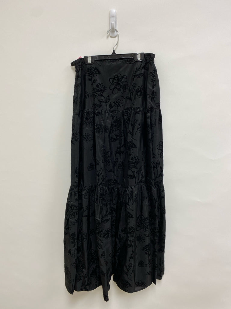 Chetta B. Size 4 Black Flowers Embossed Ladies Skirt