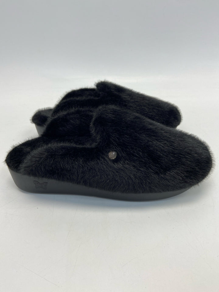 Alegria  Size 37 Black Faux Fur Slippers
