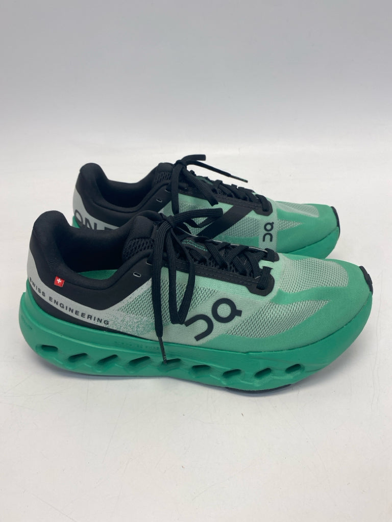 On Cloud  Size 7.5 Green Lace-up Sneakers