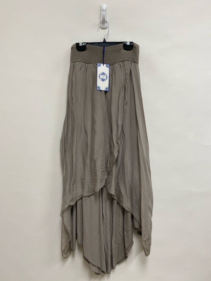 NWT Tempo Paris Size L Taupe Pull-on Ladies Pants