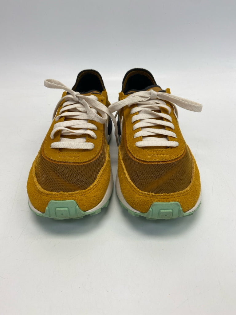 Nike  Size 9.5 Sneakers