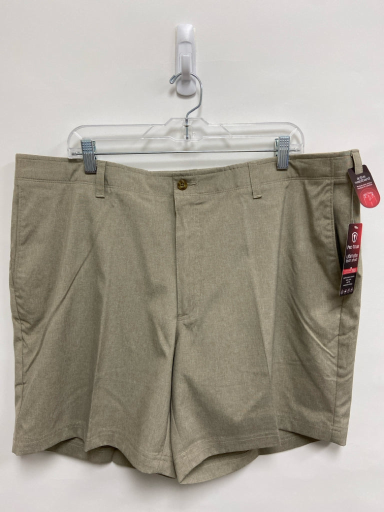 NWT ProTour Size 42 Beige Men&