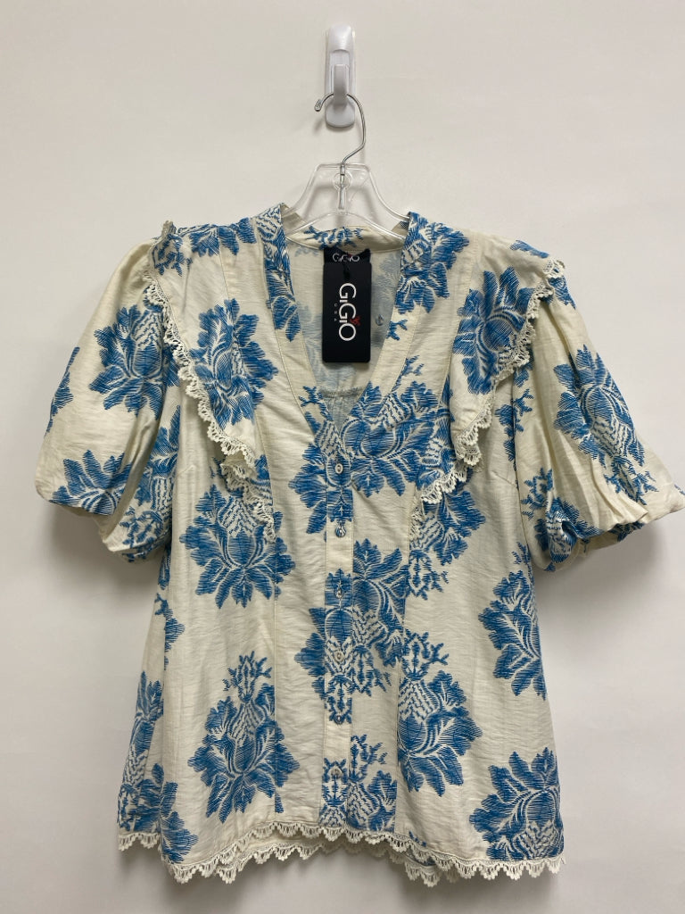 NWT GiGiO Size S Cream Blue Flowers Puff Sleeve Ladies Top