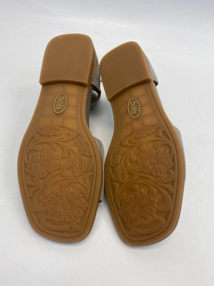 NWOT Sofft  Size 8 Silver Sandals