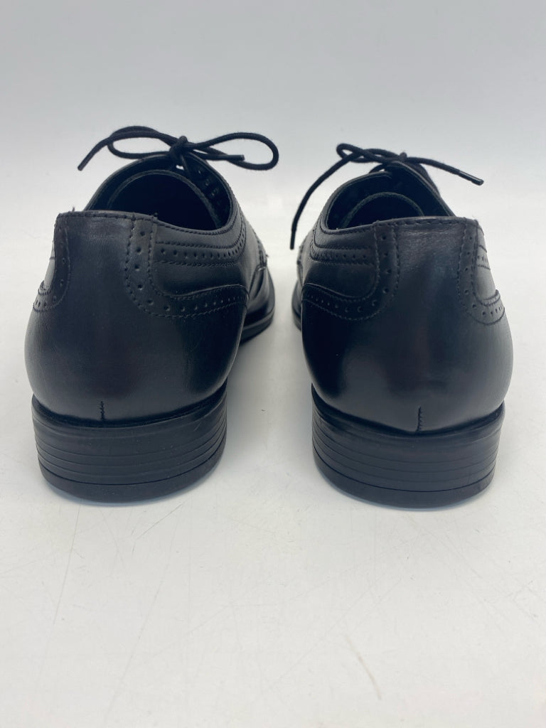 Size 10 Black Lace-Up Men&