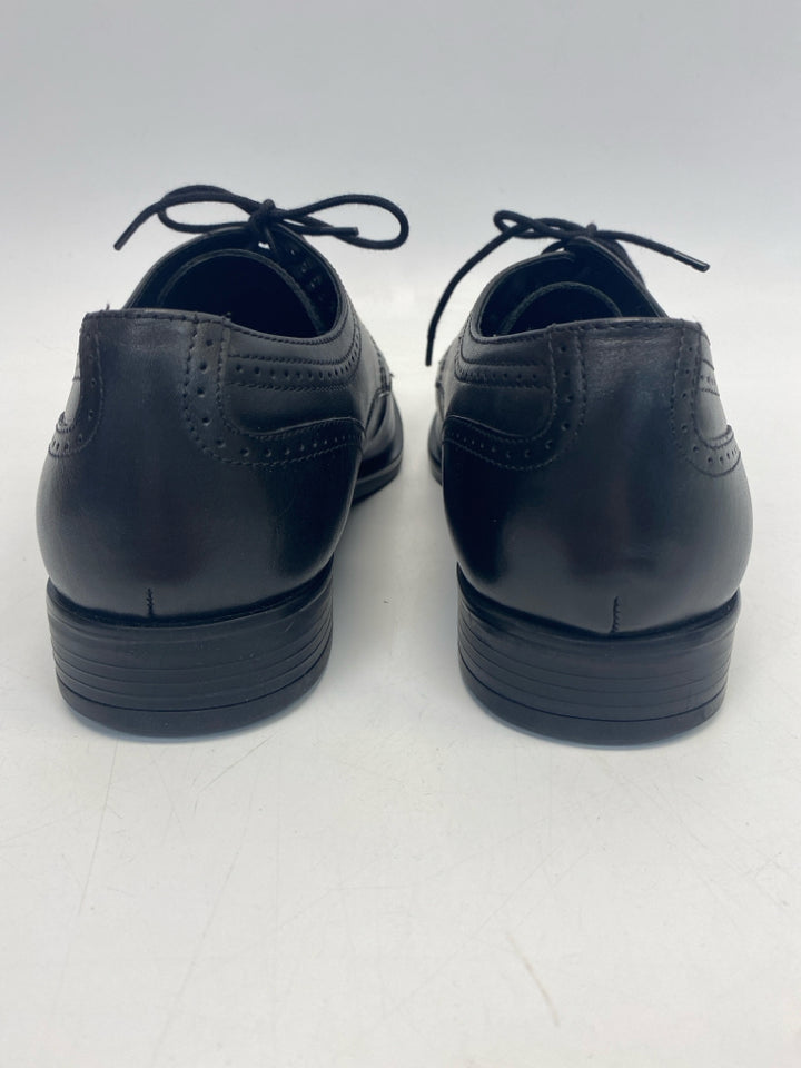 Size 10 Black Lace-Up Men&