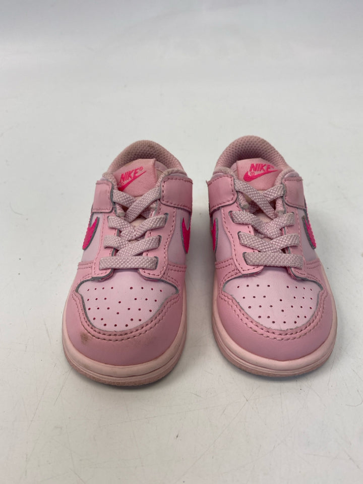 Nike SIZE 5 Pink Lace-Up Girl&